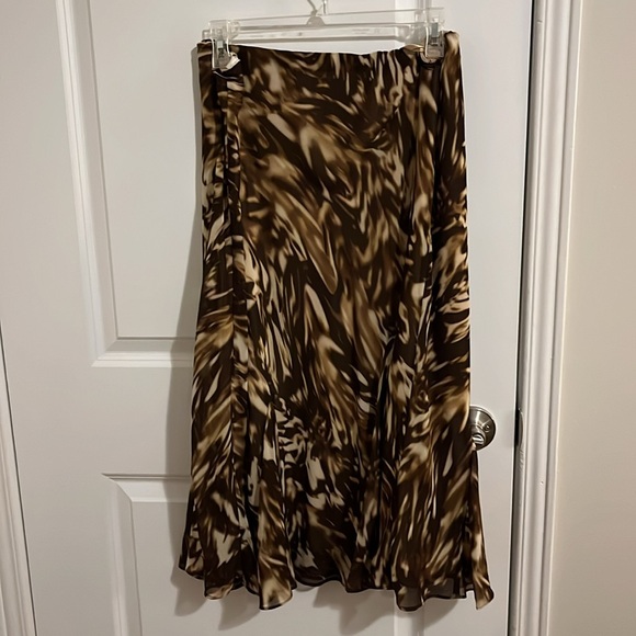 Plus size midi skirt - Picture 3 of 5
